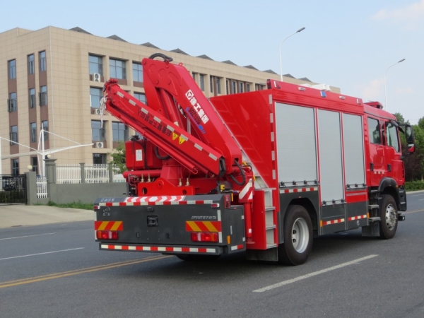 汕德卡搶險救援消防車