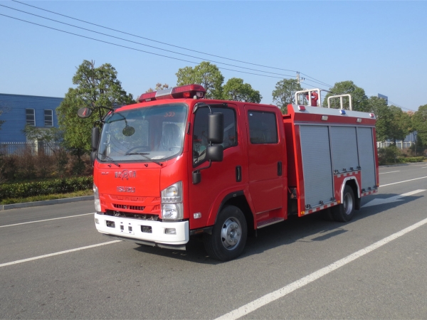 五十鈴3.5噸水罐消防車(chē)