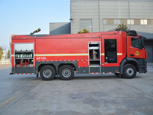 12噸奔馳壓縮空氣泡沫消防車