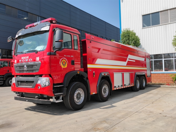 重汽豪沃24噸水罐消防車(chē)