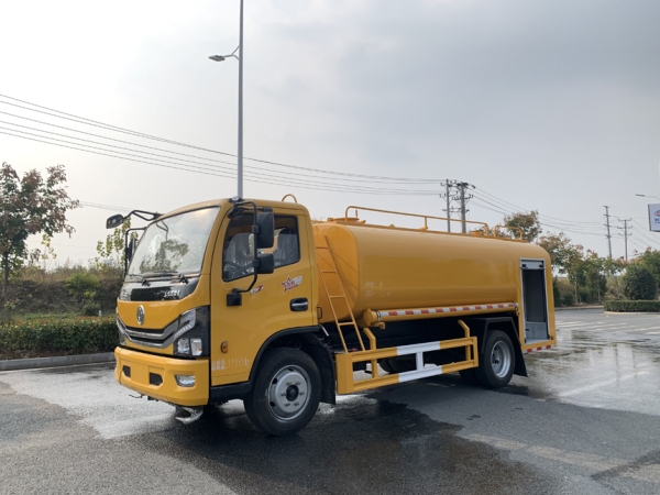 大多利卡消防灑水車