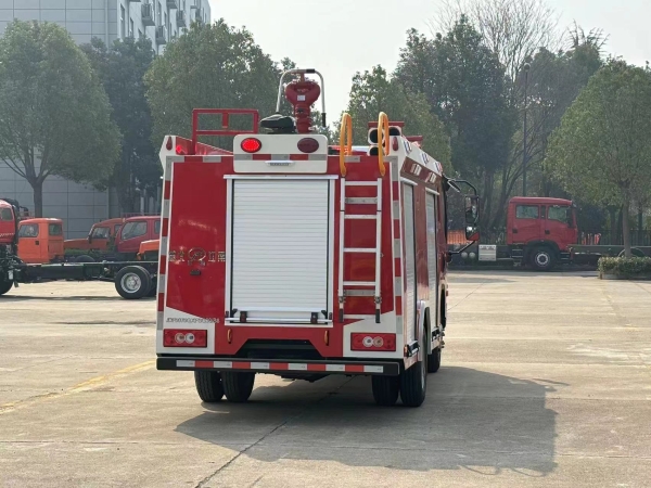 福田2.8噸水罐消防車